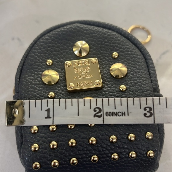 Fashion key chain holder / coin pouch - gray with gold hardware. NWOT - Picture 8 of 10